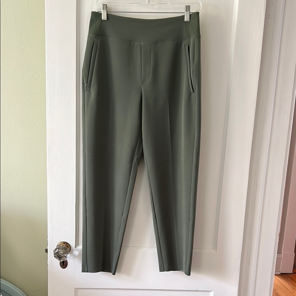 Athleta Endless Highrise Pant in Deep Fern